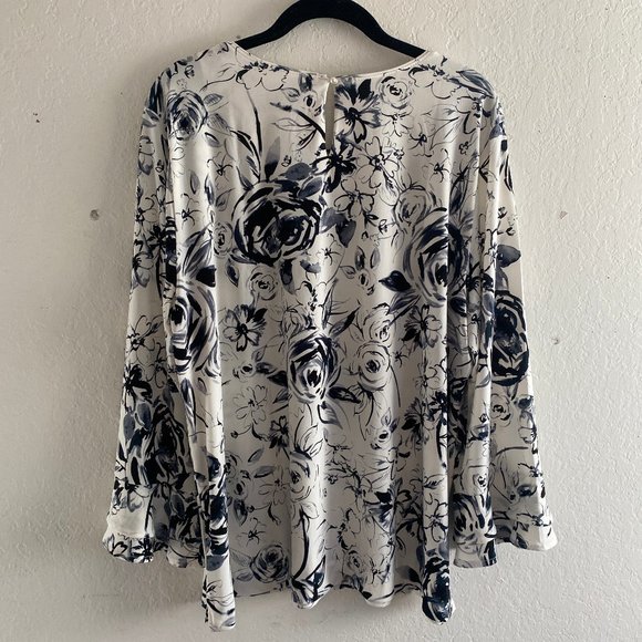 Karl Lagerfeld Womens Yessie Blouse Trumpet Sleeve Floral Size XL White Pearl - Picture 7 of 13